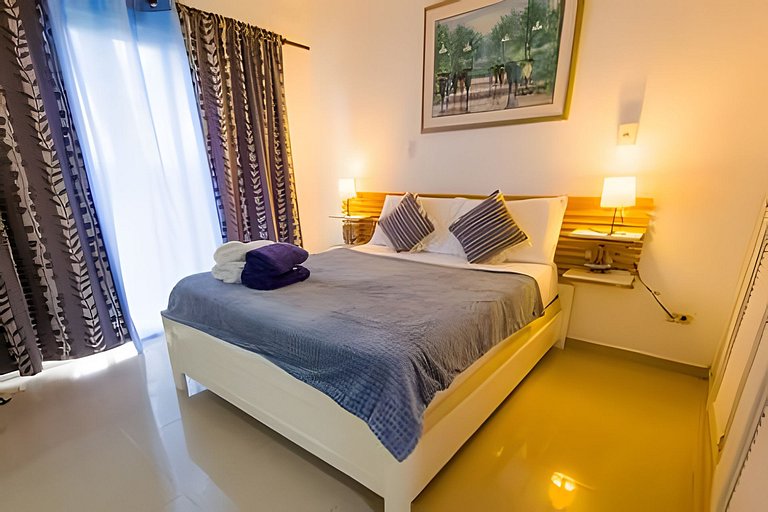 Los Corales Moderno Apto: Piscina y Playa 10 min