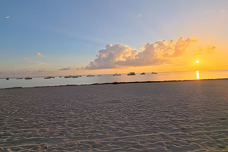 Los Corales Moderno Apto: Piscina y Playa 10 min